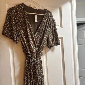 Gap short sleeve dress, olive green, flowers- XL Tall